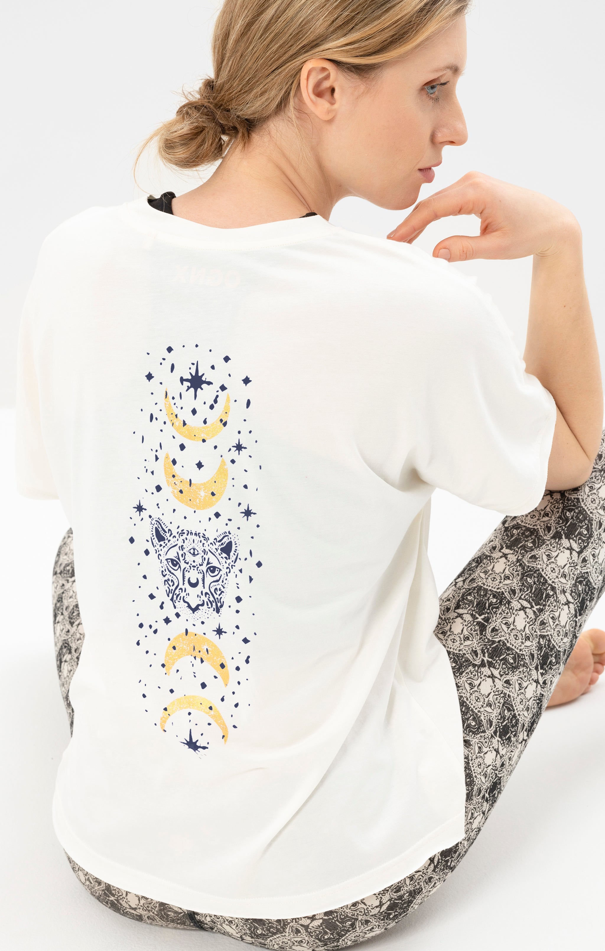 Yoga Boxy T-Shirt Moonlight - weiß