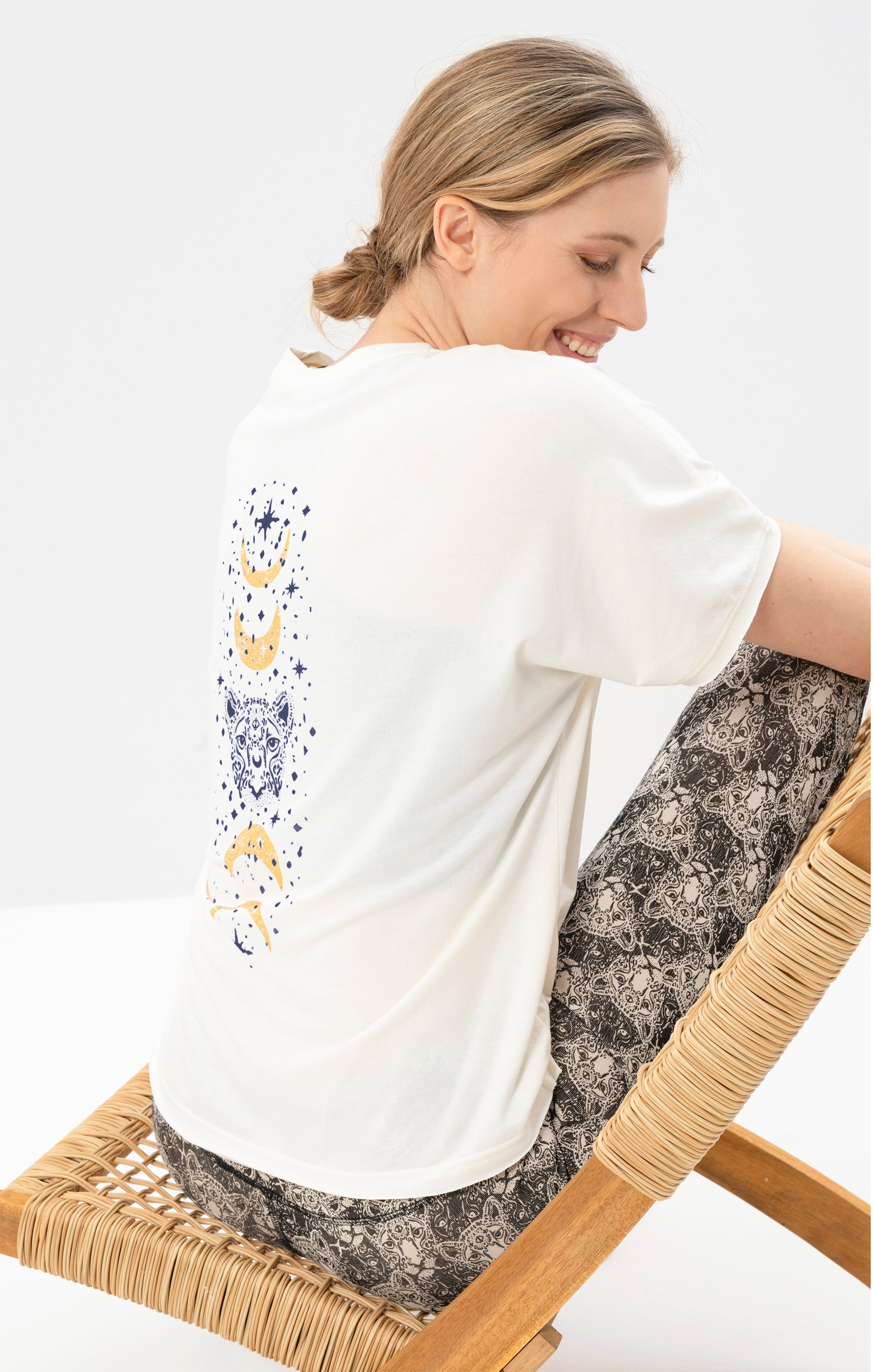 Yoga Boxy T-Shirt Moonlight - weiß